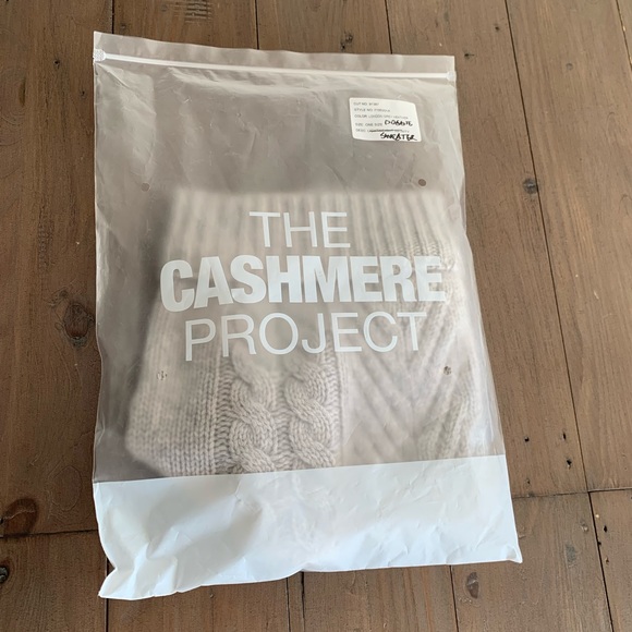 The Cashmere Project 100% cashmere doggie sweater London grey heather NWT - Picture 4 of 8